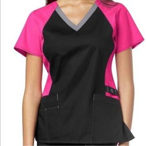 Wonder wink Pink scrubs set size small